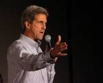 2004-010 John Kerry  Akron, mars 2004